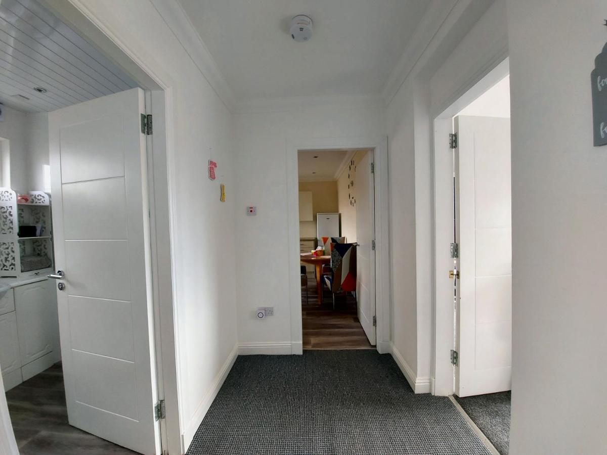 Teddy Bears' 3-Bedroom Maisonette Солткоутс Екстериор снимка